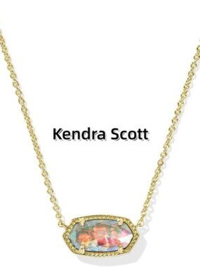 Elisa Gold Pendant Necklace in Peridot Illusion